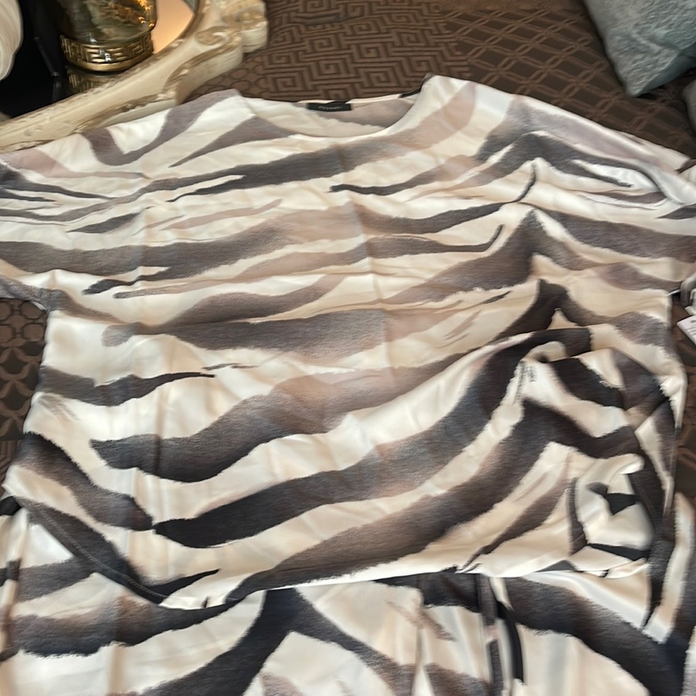 Natori. Brand new silk pajamas.